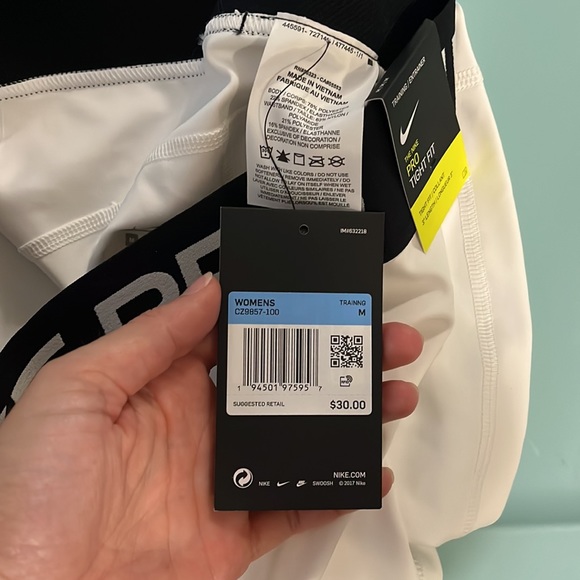 BRAND NEW WITH TAGS - Picture 3 of 3